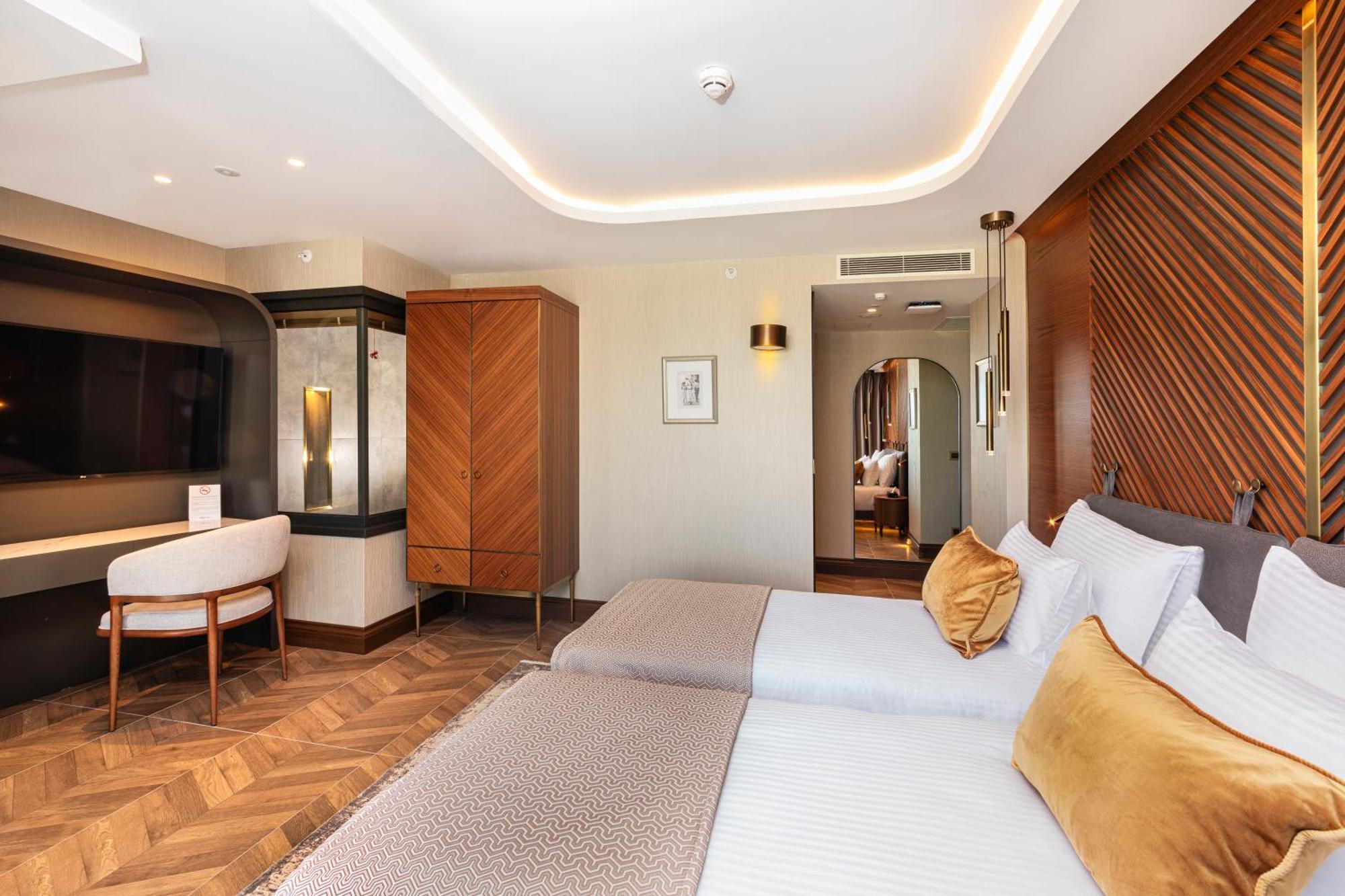 Levni Hotel & Spa - Special Category Istanbul Luaran gambar A suite at the hotel